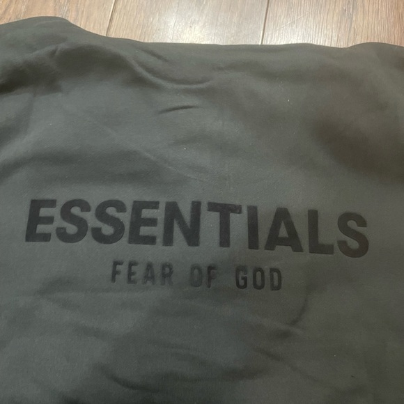 Essentials fear of god black hoodie - Picture 2 of 4